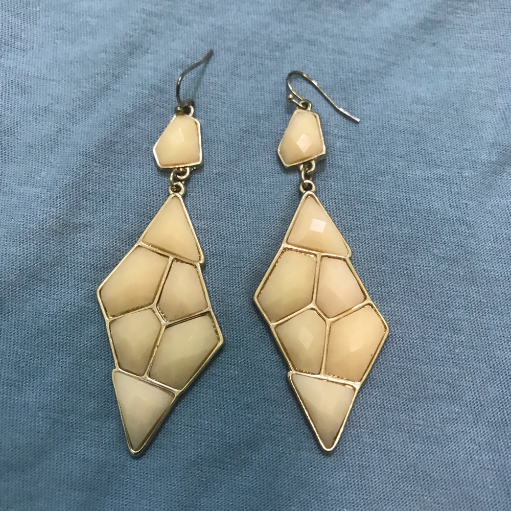 Beautiful beige geo earrings